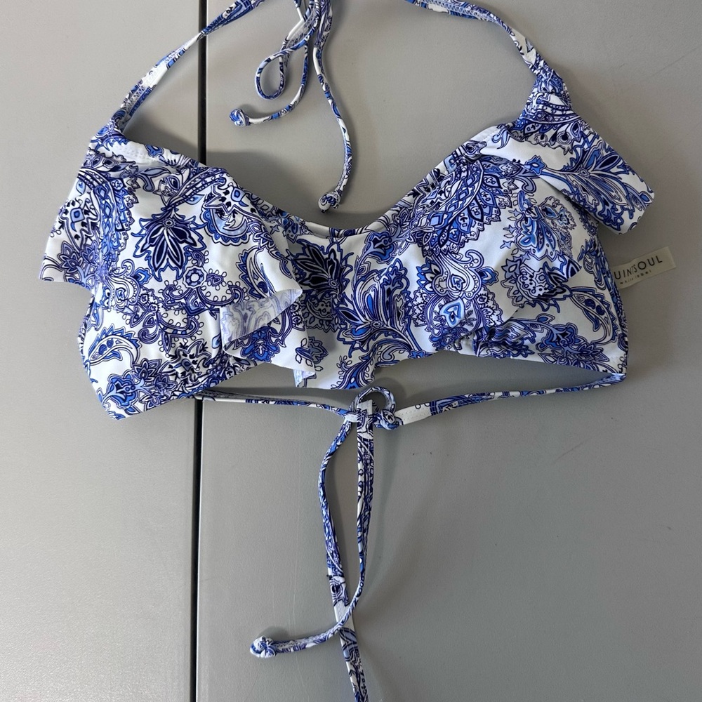 Quintsoul Blue Paisley Ruffle Bikini Top